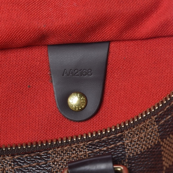 Louis Vuitton comes with strap,lock & keys - Picture 7 of 7